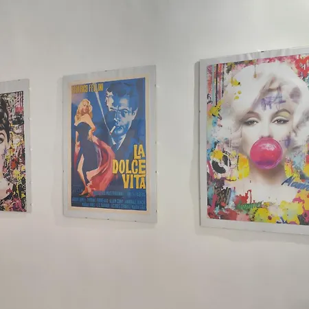 Gasthof John's House 3*