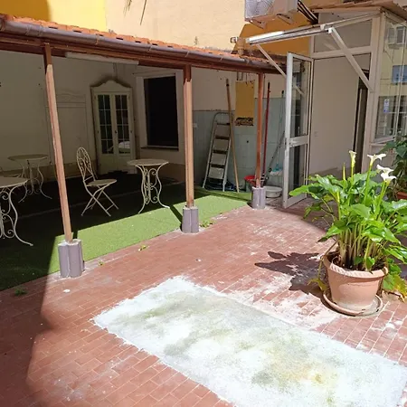 Πανσιόν John's House